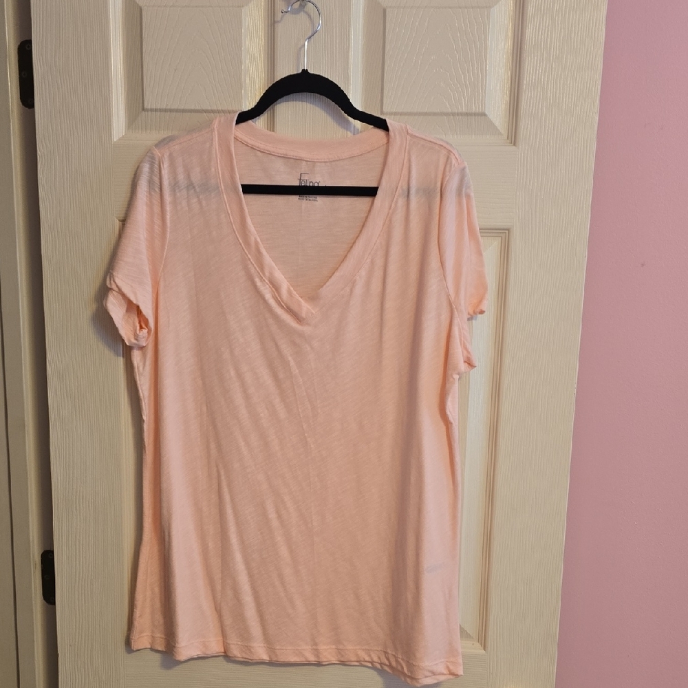 Felina‎ Peach V-Neck Short Sleeve Tee